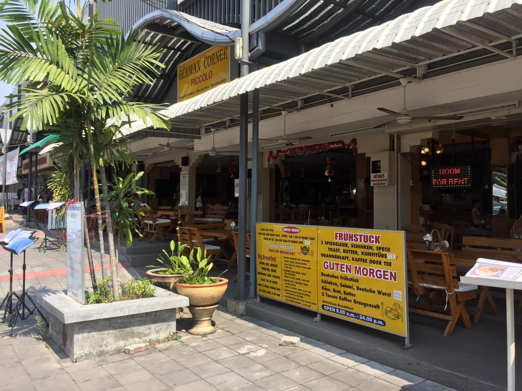 Piccolo Restaurant And Guest House Pattaya Exterior foto